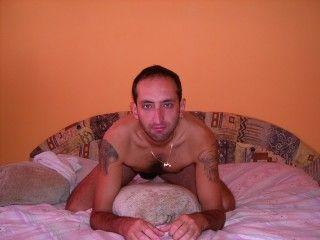 marek - Ich zeige alles! Bin immer geil! Zeige dir meinen Schw**z und meinen Orgasmus! Ich mag auch oral, und ich bin bi!