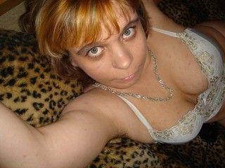 Hier siehst du Foto 2 von Amina