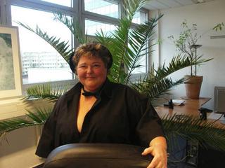 Freche Lola - Gedichte schreiben, gutes Essen und Liebe! - Sag mir deine W�nsche, und ich werde alles das sein, wovon du tr�umst! - Alter: 52 / Zwilling - Gr&ouml;&szlig;e: 153 / mollig - Geschlecht: weiblich - Ausrichtung: bisexuell - Haare: br�nett / kurz - Piercing: keins - BH-Gr&ouml;&szlig;e: DD - Hautfarbe: weiss - Augen: blau - Rasur: teilrasiert
