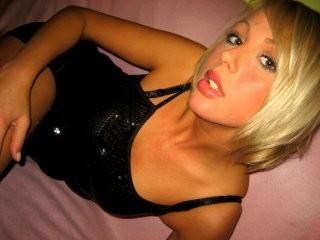 Damarys - Alter: 22 / Widder - Gr&ouml;&szlig;e: 

175 / schlank - Geschlecht: weiblich - Ausrichtung: 

bisexuell - Haare: blond / kurz - Piercing: 

keins - BH-Gr&ouml;&szlig;e: D - Hautfarbe: 

gebr�unt - Augen: blau - Rasur: vollrasiert