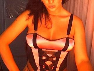 Ashada - Erotische T�nze, Dessous einkaufen und M�nner in meinen Bann ziehen.