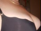 Madame Deroissy - Ich werde dich online erziehen, und du wirst mir zu Willen und zu Diensten sein. Stell schon einmal Spielzeug bereit, und gehe auf die Knie, wenn du mich ansprichst. Ich w�nsche nicht geduzt zu werden, verstanden!? Frage an, ob ich Zeit f�r dich habe.