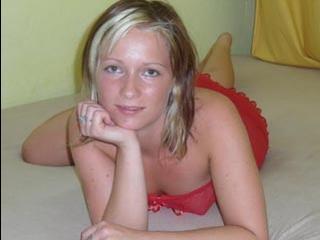Vanesa20X - Disco, TV und  Sport. - Ich zeige dir eine verdammt heisse Sexshow, mit einem echten Orgasmus! Ich liebe langsamen Sex, Lecken und Oralsex. - Alter: 21 / Zwilling - Gr&ouml;&szlig;e: 163 / schlank - Geschlecht: weiblich - Ausrichtung: heterosexuell - Haare: blond / lang - Piercing: keins - BH-Gr&ouml;&szlig;e: C - Hautfarbe: weiss - Augen: grau - Rasur: vollrasiert