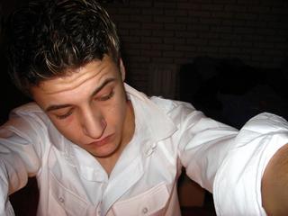 BennyBoy - Alter: 20 / Sch�tze - Gr&ouml;&szlig;e: 188 / sportlich - Geschlecht: m�nnlich - Ausrichtung: homosexuell - Haare: br�nett / kurz - Piercing: Gesicht - BH-Gr&ouml;&szlig;e:  - Hautfarbe: gebr�unt - Augen: blau - Rasur: teilrasiert
