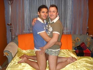 GeilGuys - Working out, parties, movies and meeting friends.  - We are a sex-hungry gay couple - we would love to show you what we can do together - and with you too. ;) Come in and join us.  - Alter: 39 / Widder - Gr&ouml;&szlig;e: 176 / kr�ftig - Geschlecht: m�nnlich - Ausrichtung: homosexuell - Haare: braun / kurz - Piercing: keins - BH-Gr&ouml;&szlig;e:  - Hautfarbe: weiss - Augen: blau - Rasur: vollrasiert
