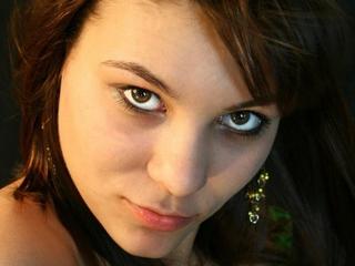 viagragirl - Alter: 26 / Zwilling - Gr&ouml;&szlig;e: 170 / normal - Geschlecht: weiblich - Ausrichtung: bisexuell - Haare: br�nett / lang - Piercing: Bauchnabel - BH-Gr&ouml;&szlig;e: B - Hautfarbe: weiss - Augen: gr�n - Rasur: vollrasiert