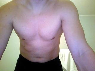 Horny Boy 6 - Einfach eine HammerShow, mit viel Sex und einem geilen Schw*nz. Ich bin offen f�r fast alles, und stehe total auf Cam 2 Cam mit h�bschen Frauen, die mir sagen was sie m�gen.