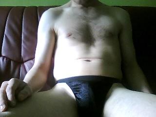 alias2007 - Alter: 33 / L�we - Gr&ouml;&szlig;e: 

174 / normal - Geschlecht: m�nnlich - Ausrichtung: 

bisexuell - Haare: blond / sehr kurz - Piercing: 

keins - BH-Gr&ouml;&szlig;e:  - Hautfarbe: 

weiss - Augen: grau - Rasur: vollrasiert