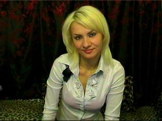 Ivonne - I love to feel the desire coming from your direction. To know you are getting excited - by watching what I'm doing - and maybe even joining in too. ;) I need you!