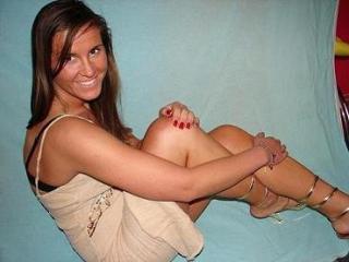 Malena19 - Fitness, Schwimmen, Kino, Ausgehen mit Freunden und Parties. - Komm zu mir, und lass uns Spa� haben! Bei mir wirst du dich nicht langweilen. Lass dich �berraschen, ich bin f�r alles offen. - Alter: 26 / Waage - Gr&ouml;&szlig;e: 170 / normal - Geschlecht: weiblich - Ausrichtung: bisexuell - Haare: br�nett / lang - Piercing: keins - BH-Gr&ouml;&szlig;e: C - Hautfarbe: weiss - Augen: braun - Rasur: vollrasiert