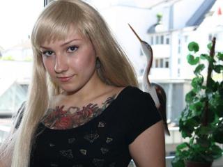 Lieb20 - Musik, Tanzen, Reiten und mit Freunden ausgehen. - Habe keine Lust mehr auf dumme - Spr�che - Chats und flirte hier viel lieber mit Erwachsenen. Ist doch viel aufregender *smile*. Komm, und zeig mir wie Du tickst. Bin gespannt, ob wir Gemeinsamkeiten haben. - Alter: 22 / Sch�tze - Gr&ouml;&szlig;e: 165 / schlank - Geschlecht: weiblich - Ausrichtung: heterosexuell - Haare: blond / lang - Piercing: keins - BH-Gr&ouml;&szlig;e: C - Hautfarbe: weiss - Augen: gr�n - Rasur: vollrasiert