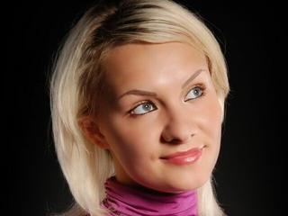 Ivonne - Alter: 20 / Widder - Gr&ouml;&szlig;e: 178 / sportlich - Geschlecht: weiblich - Ausrichtung: bisexuell - Haare: blond / mittellang - Piercing: keins - BH-Gr&ouml;&szlig;e: B - Hautfarbe: weiss - Augen: gr�n - Rasur: vollrasiert