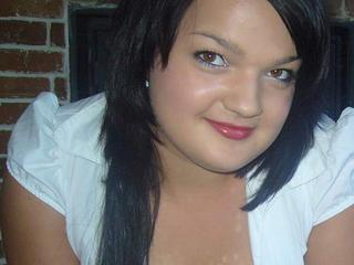 Ramona - Tanzen, Lesen, Squash und Sex. - Wilde Reiterspiele sind garantiert: Hast Du auch soviel Lust auf den t�glichen Spass wie ich? Dann warte nicht l�nger, und komm mich im Chat besuchen. - Alter: 22 / Steinbock - Gr&ouml;&szlig;e: 172 / normal - Geschlecht: weiblich - Ausrichtung: bisexuell - Haare: schwarz / lang - Piercing: keins - BH-Gr&ouml;&szlig;e: C - Hautfarbe: gebr�unt - Augen: braun - Rasur: vollrasiert