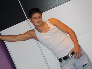 SuesserKali - Ich bin ein geiler Gay-Mann und liebe alles, was mir `nen heisses Orgasmus bringt. Stehe auf Oralsex und Analsex. Freue mich schon auf dich.