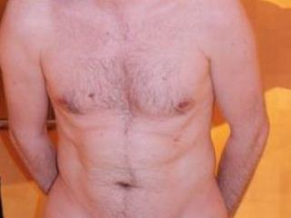 Cam Whore Erotische Interessen: Sport und Reisen.