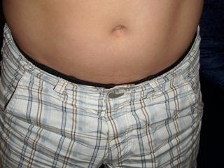Alter: 26 / Waage - Gr&ouml;&szlig;e: 165 / schlank - Geschlecht: m�nnlich - Ausrichtung: homosexuell - Haare: schwarz / kurz - Piercing: keins - BH-Gr&ouml;&szlig;e:  - Hautfarbe: weiss - Augen: blau - Rasur: vollrasiert