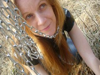 SKLAVINKELLYN - Brauche viel Saft. Hast Du noch etwas f�r mich? Ich liebe DP, Schlucken, und wenn ich meine Titten abbinde. Es macht mich total geil, wenn Du Deine Eier dabei knetest. Geile Vorstellung! Meine Titten und mein Arsch sind nur f�r Dich. Ich mag Rollenspiele. Ich strippe auch gerne f�r Dich! 