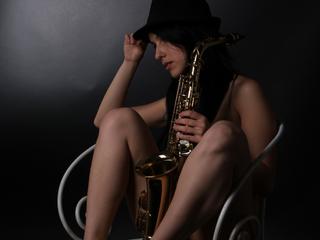 SaxLady - I will be the mirror of your dreams! Attitude, charm, confidence - all UNFORGETTABLE and REAL! You better come and have a look!