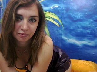 geileCortney - Parties, neue Leute kennenlernen, und ich bin f&uuml;r jeden Spa&szlig; zu haben, mag Sport, wie schwimmen, Aerobic und tanzen und liebe Musik.