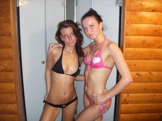 CUMONGIRL - Reiten, shoppen und Musik hören. - Zwei heisse Frauen spielen miteinander und natürlich auch mit dir... Wir sind tabulos und machen alles, was du willst. Komm zu uns! - Alter: 23 / Krebs - Alter: / schlank - Geschlecht: Paar