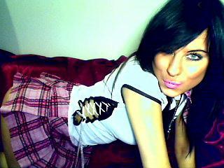 Louvie - Im Leben bin ich spontan, riskiere viele Sachen, bin f&uuml;r alles zu haben. Vor der Cam ist es genauso.

Ich warte auf Dich.