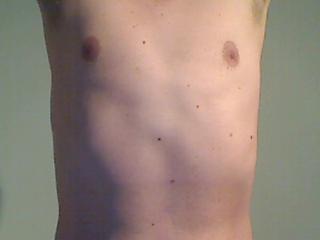 Alter: 34 / Waage - Gr&ouml;&szlig;e: 183 / normal - Geschlecht: m&auml;nnlich - Ausrichtung: bisexuell - Haare: schwarz / kurz - Piercing: keins - BH-Gr&ouml;&szlig;e:  - Hautfarbe: weiss - Augen: braun - Rasur: vollrasiert