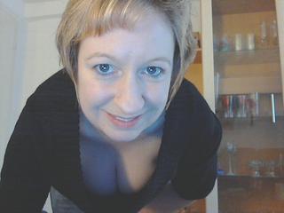 KuschelMaus78 - Shoppen gehen, schwimmen und chatten. - Hallo S��er, 

bin die s��e Tina aus... das verrate ich dir im Chat. 

Ich bin verspielt und probiere gerne neue Sachen aus und brauche immer mal ein bi�chen Abwechslung im Sexleben.

 - Alter: 34 / Widder - Gr&ouml;&szlig;e: 158 / normal - Geschlecht: weiblich - Ausrichtung: heterosexuell - Haare: braun / kurz - Piercing: keins - BH-Gr&ouml;&szlig;e: D - Hautfarbe: weiss - Augen: blau - Rasur: vollrasiert