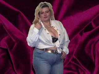 alirokoo - Ich mag Rollenspiele,  Fussfetisch, Blow-Job und reiten. Ich zeige dir alles, was du sehen m&ouml;chtest.