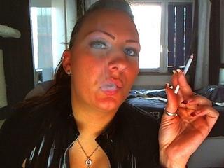 MadameVicky - Musik, chatten und shoppen.