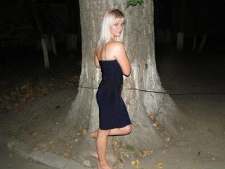 Krystal - Ich bin ein reizendes Girl, mit einem sch&ouml;nen L&auml;cheln, und ich will Spass mit dir haben. Sitze nicht dort und warte! Komm rein! Bin geil und nass. Habe Toys und hei&szlig;e Kleider. Komm in mein Paradies! - Geil ohne Ende! Toys! Sexy Klamotten!