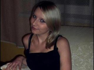 SexiElene - Come visit my chat - let's have a good time together! I'm pretty sure I have something you might like. ;)